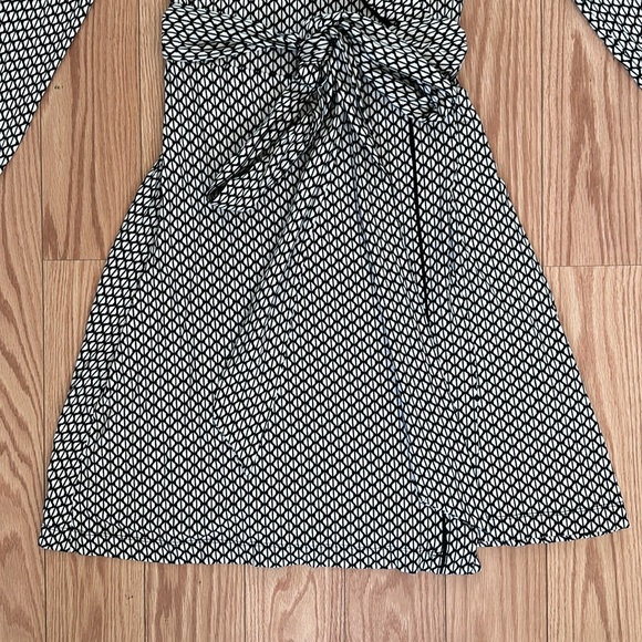 Banana Republic Gemma Wrap Black and White Women’s Dress (Size XS) - Picture 3 of 8